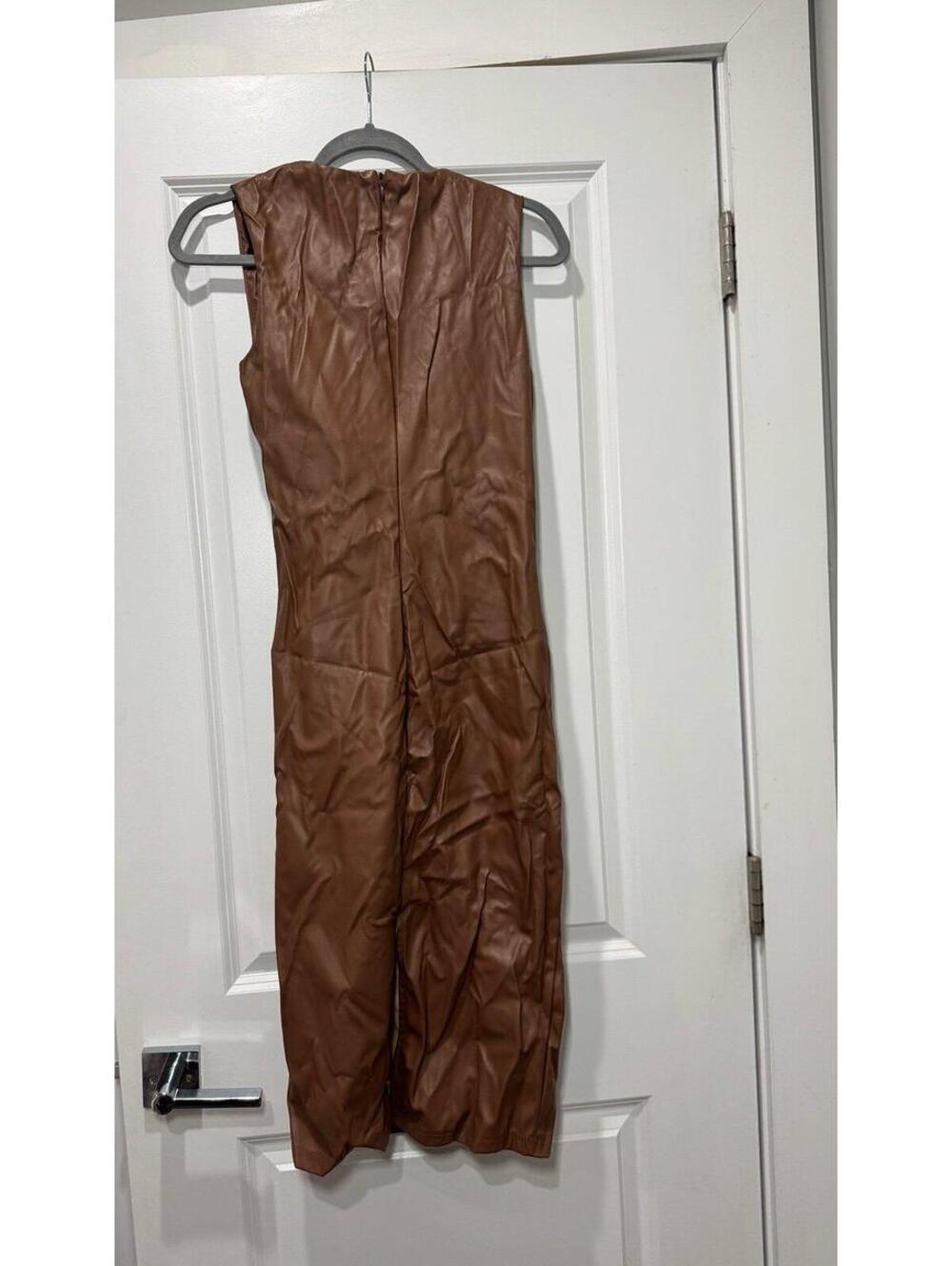Brown fitted dress - Picture 4 of 5